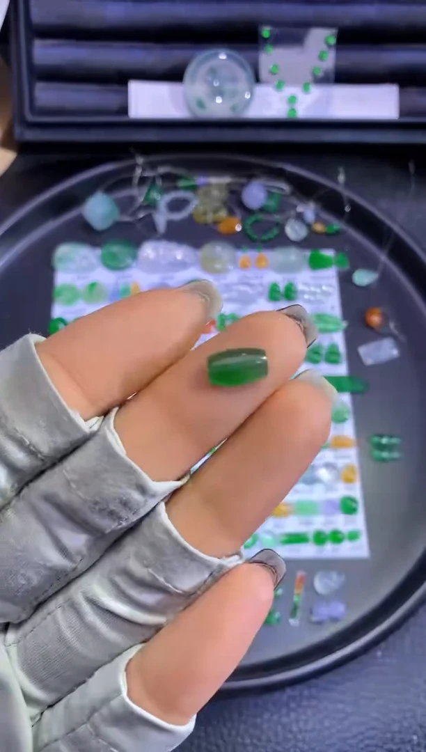 未镶嵌挂件翡翠珠子