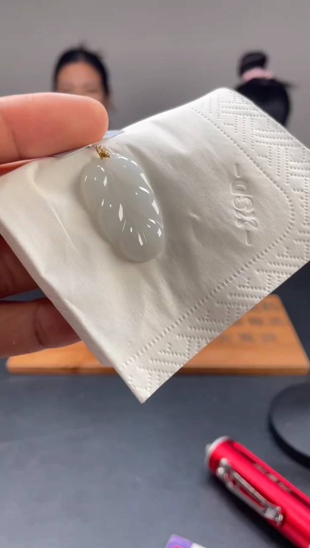 翡翠18K金镶嵌颈饰缅甸A货翡翠