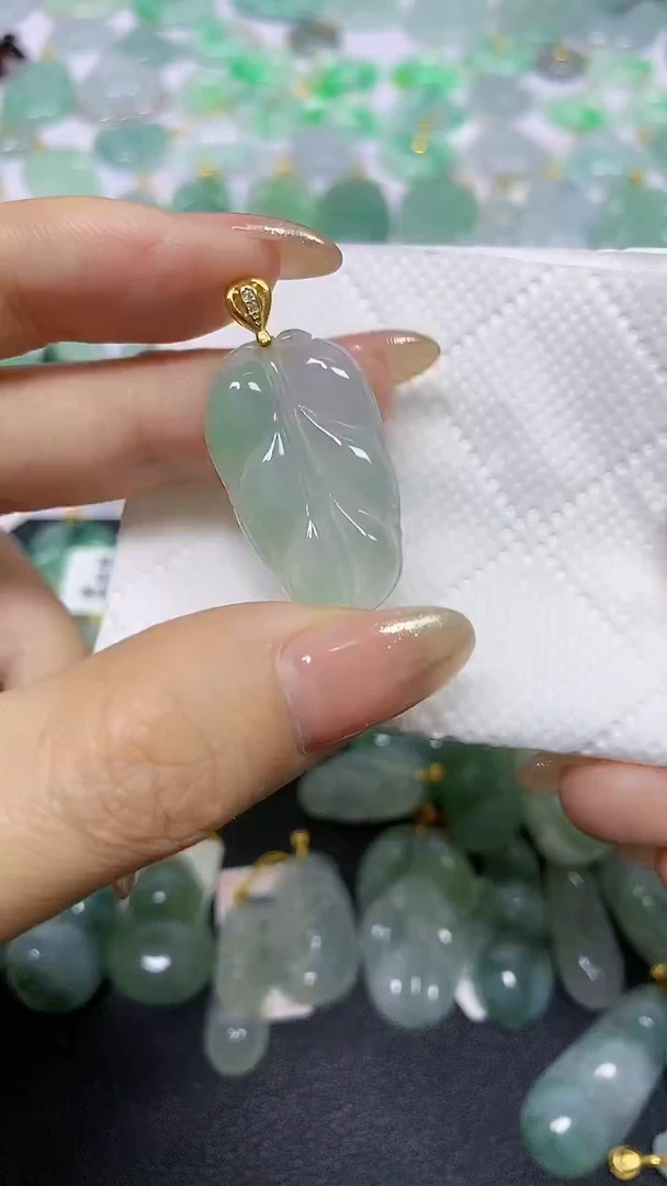 颈饰未镶嵌翡翠天然翡翠A货