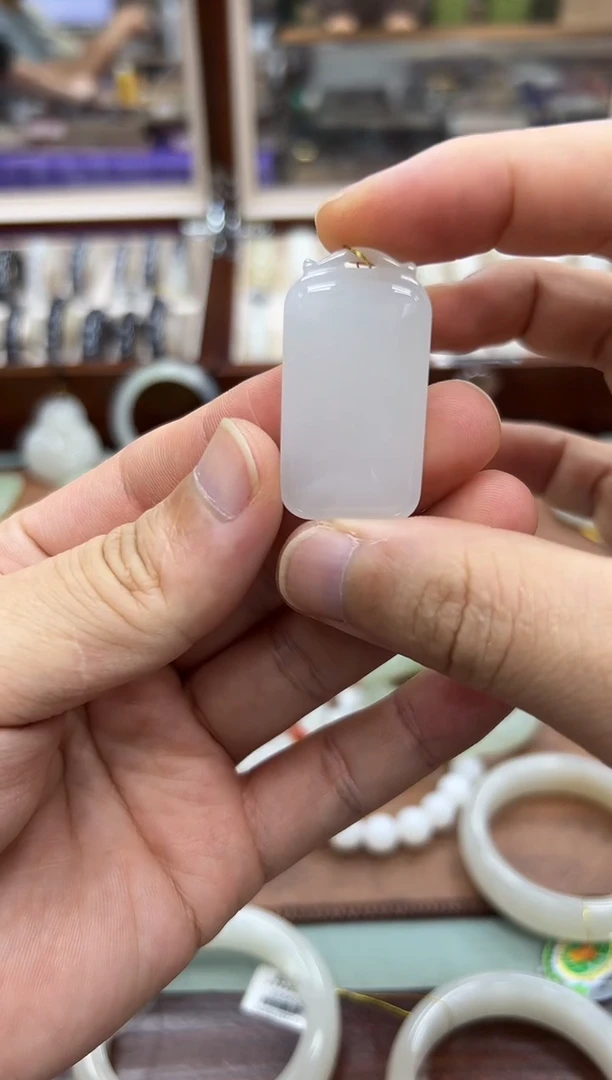 颈饰未镶嵌和田玉无事牌