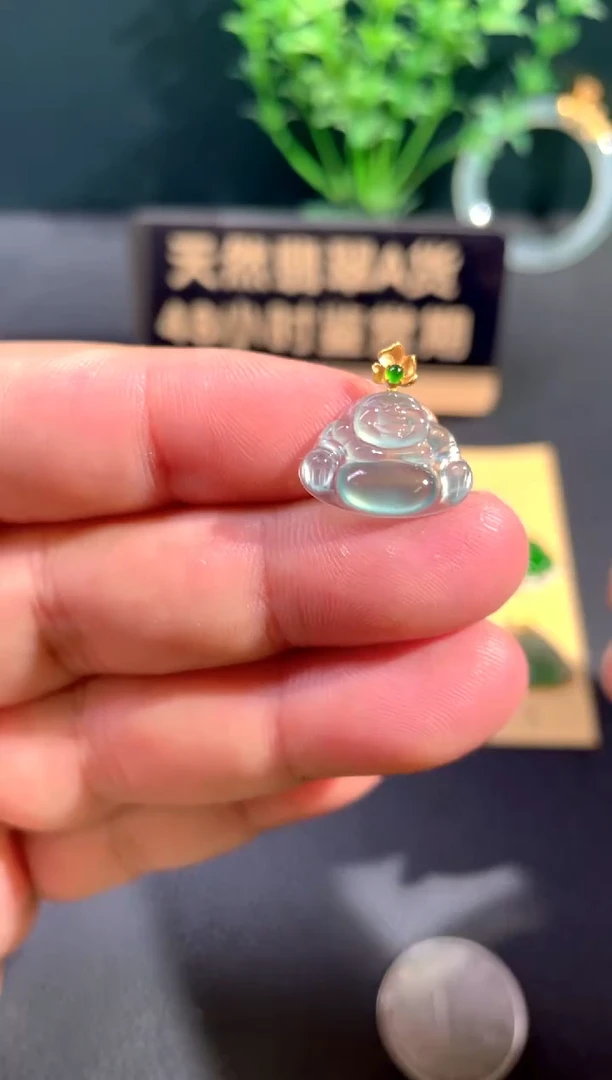 颈饰18K金镶嵌翡翠翡翠