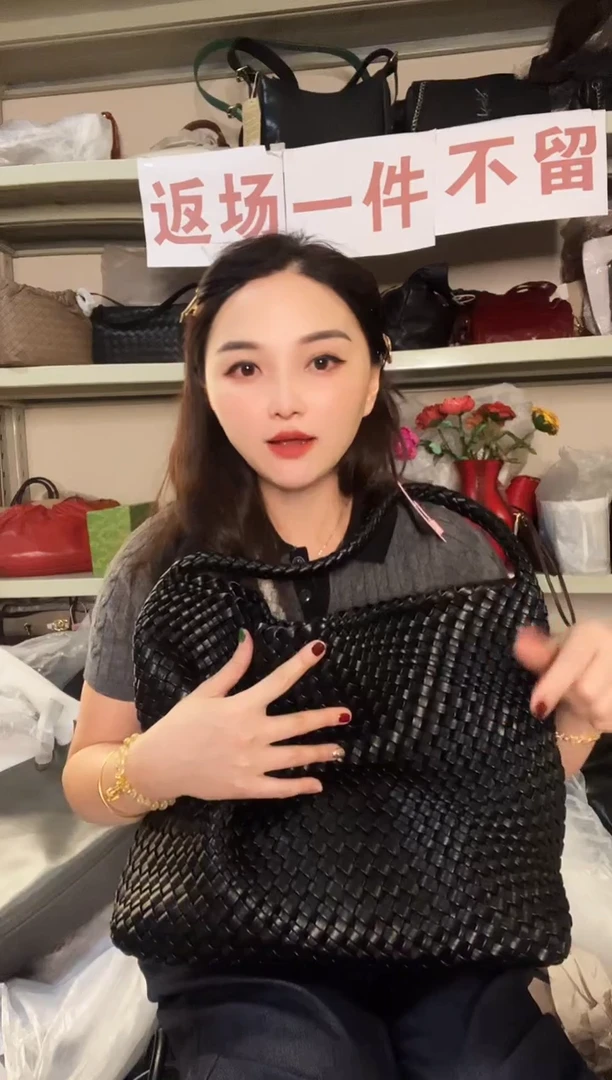 小牛皮（革） 高端订制时尚百搭女士手提 腋下斜跨包包