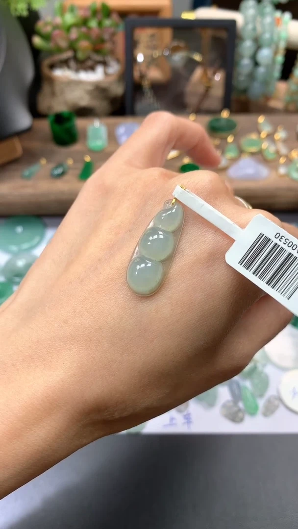 【闪购商品】翡翠吊坠(不含链)18K金镶嵌天然a货翡翠  吊坠qq001