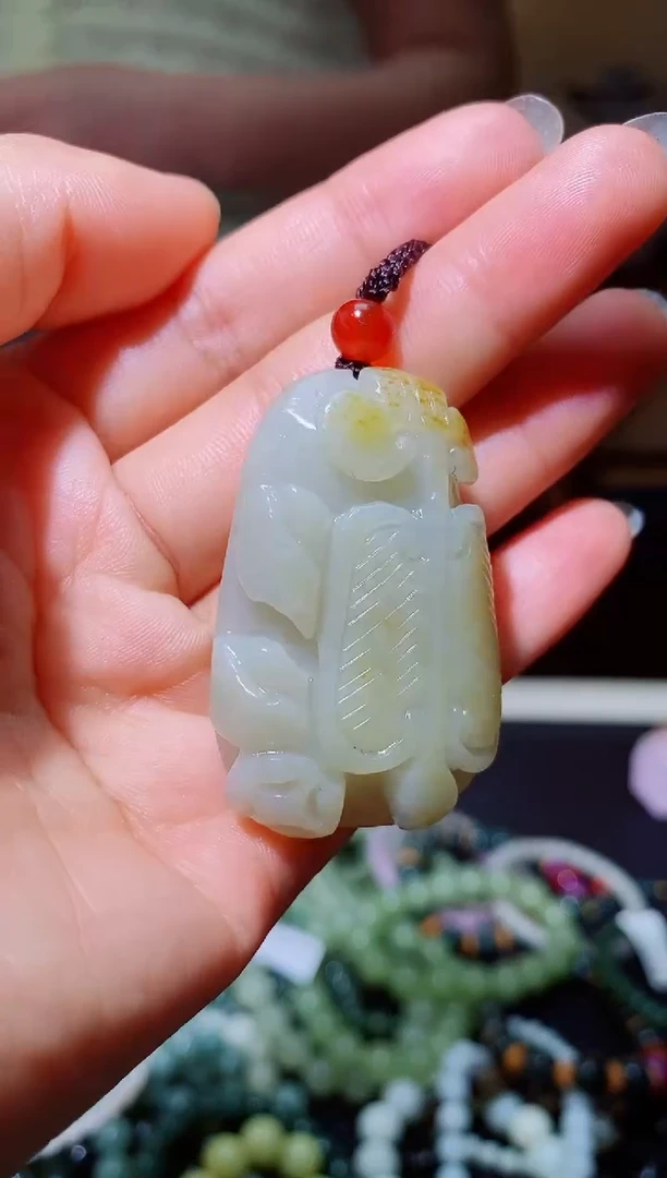和田玉未镶嵌颈饰1