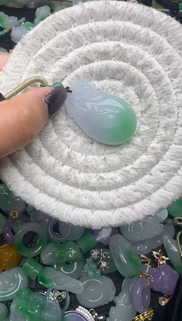 颈饰未镶嵌翡翠缅甸翡翠吊坠