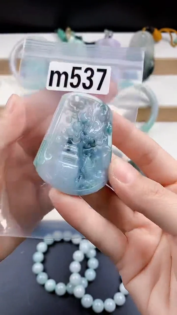 颈饰未镶嵌翡翠天然翡翠吊坠挂件
