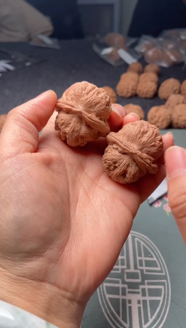 把件文玩核桃w172 元宝 小水尖