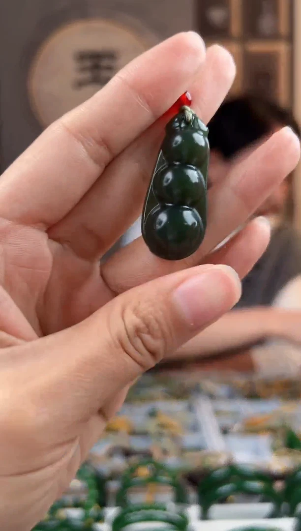 颈饰未镶嵌和田玉拍一发一，拍一发一