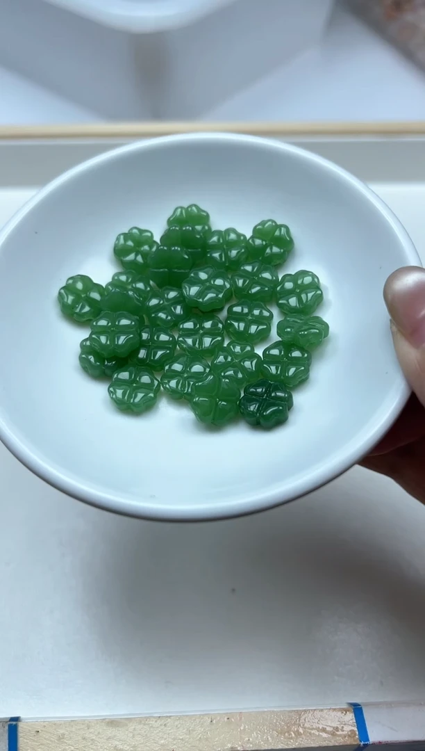 玛瑙/玉髓散珠未镶嵌766 碧 玉 四叶草 10个9.9元