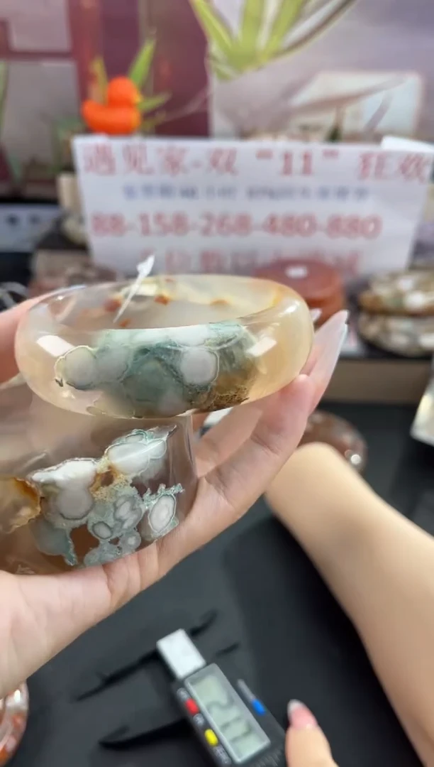 未镶嵌手镯石英质玉64