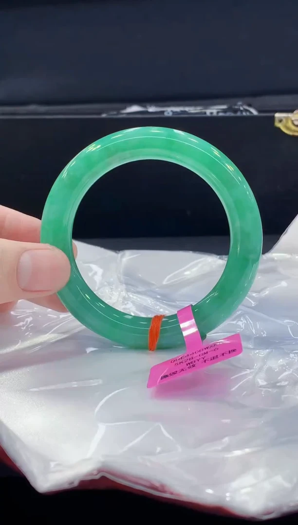 未镶嵌手镯翡翠翡翠手镯