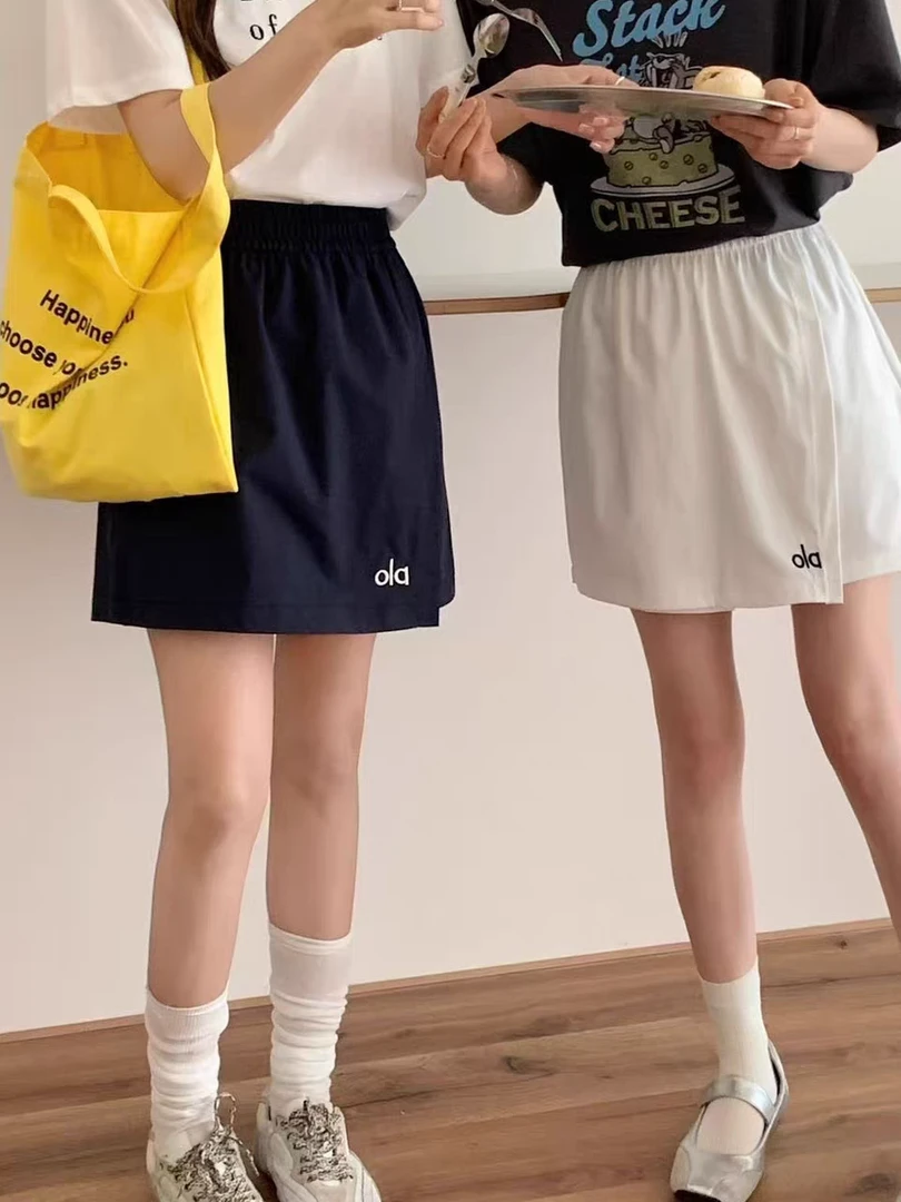 小群名品 2025夏季新款纯色拼接设计感短裤 0510