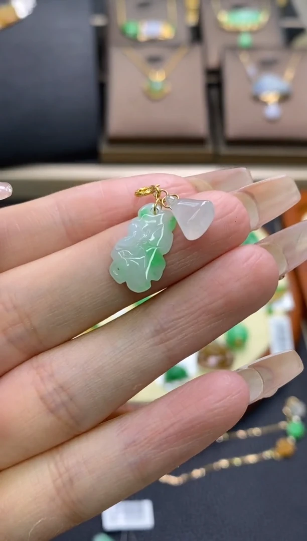 【闪购商品】翡翠颈饰18K金镶嵌净货18389