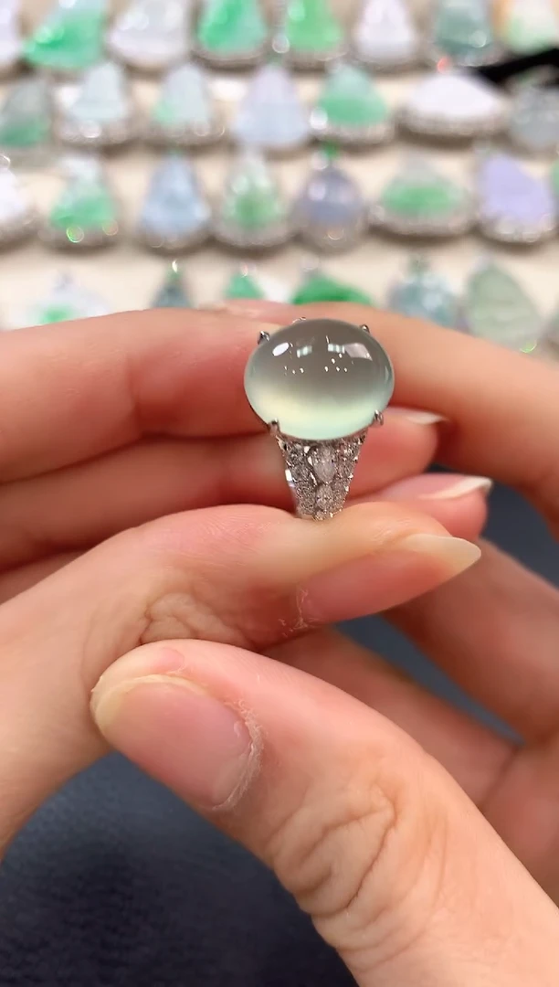 【闪购商品】翡翠戒指18K金镶嵌v888