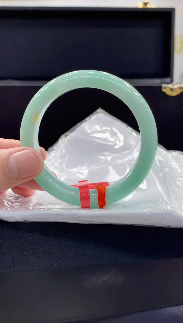 未镶嵌手镯翡翠翡翠手镯