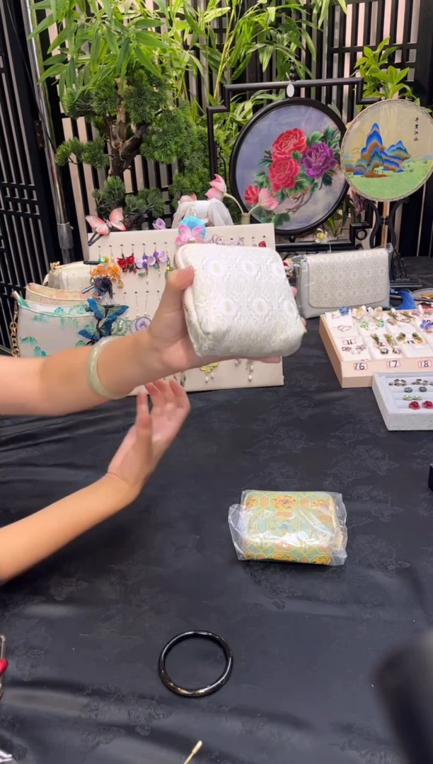 织绣春*非遗苏绣手工饰品