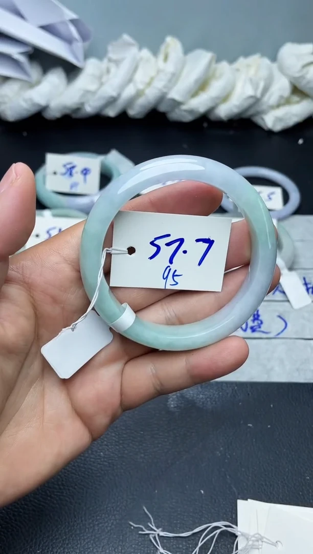 未镶嵌手镯翡翠95