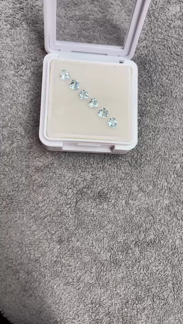 【闪购商品】海蓝宝石笔搁未镶嵌一组6颗