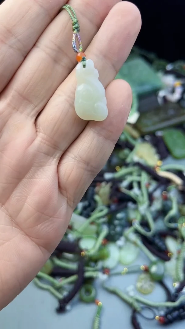 和田玉未镶嵌颈饰多样性发货  拍一发一