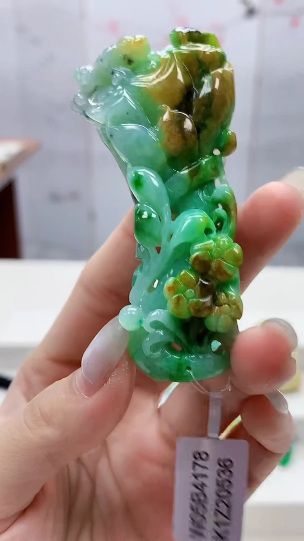 定制翡翠未镶嵌5145lr- 毛货挂件65
