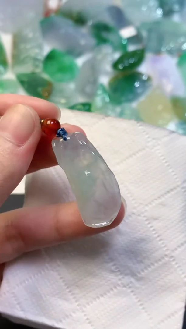 颈饰未镶嵌翡翠