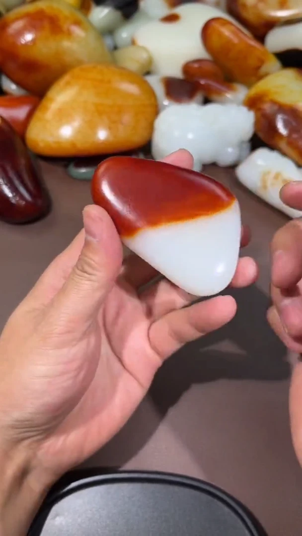 吊坠(不含链)未镶嵌和田玉小****?吊坠