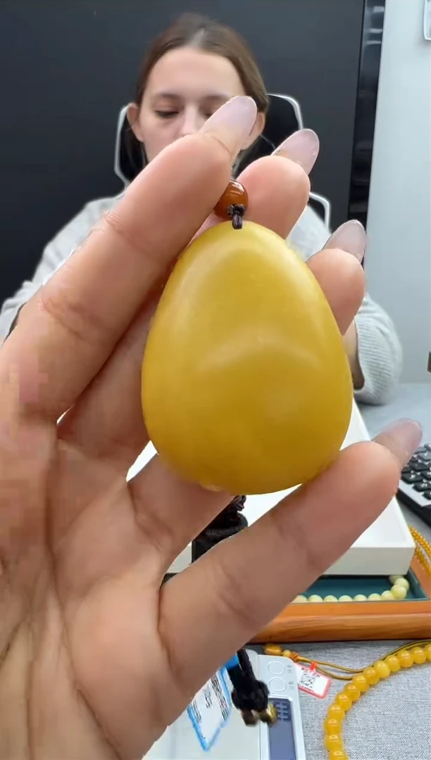 【闪购商品】琥珀颈饰未镶嵌113秒拍号