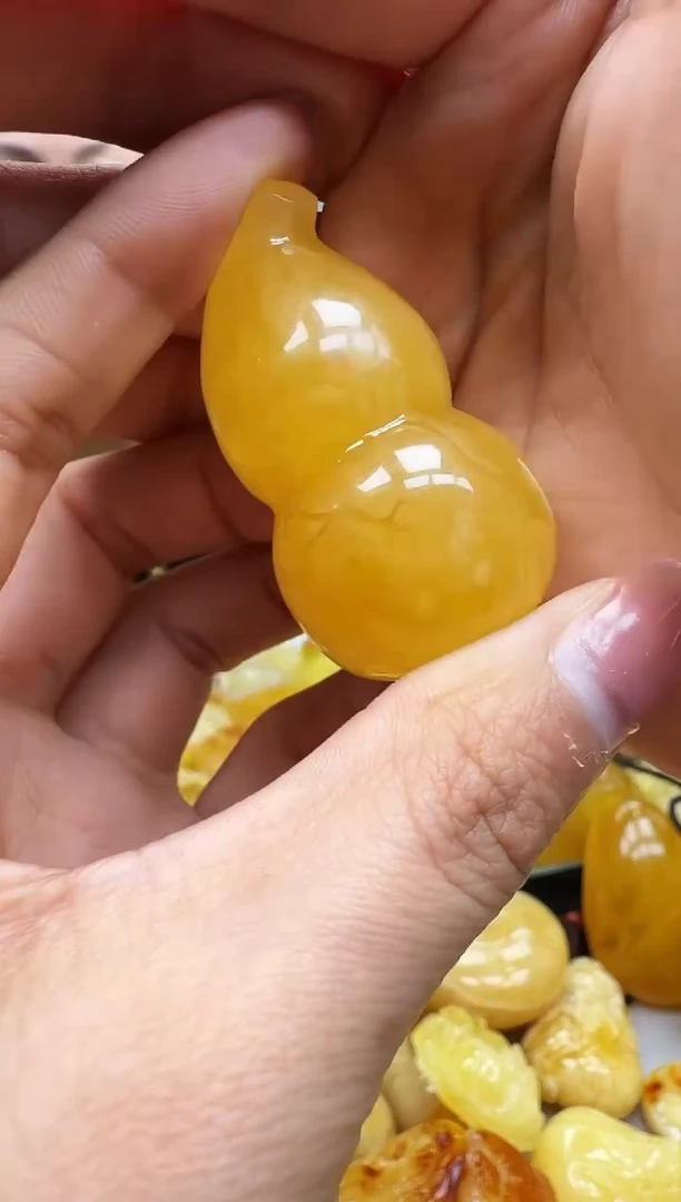 【闪购商品】琥珀裸石未镶嵌挂坠