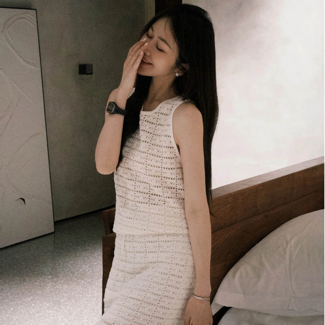 syna希娜 夏日清新粗织镂空背心套装