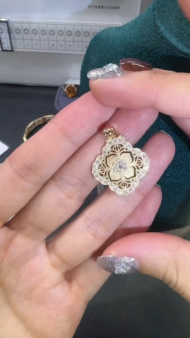 吊坠(不含链)18K金镶嵌钻石18K钻石吊坠镶嵌