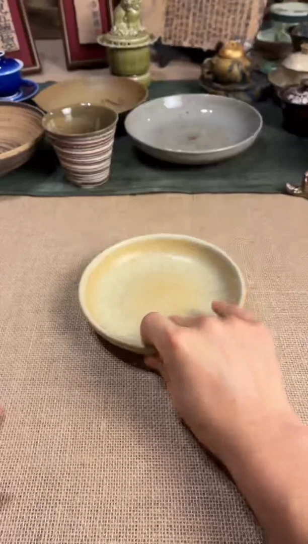 瓷片J****o765黄色小料碟1个