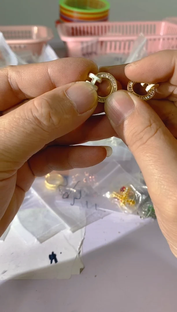 【闪购商品】水晶颈饰银S925镶嵌X477红宝，蓝宝，多样性发一件赠链