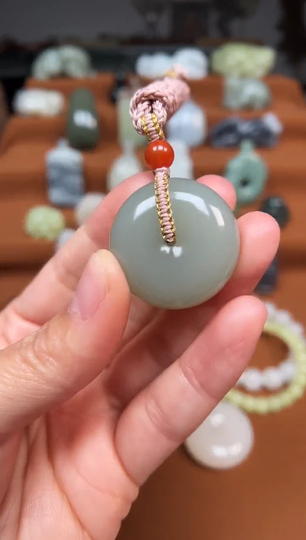 颈饰未镶嵌和田玉平安扣