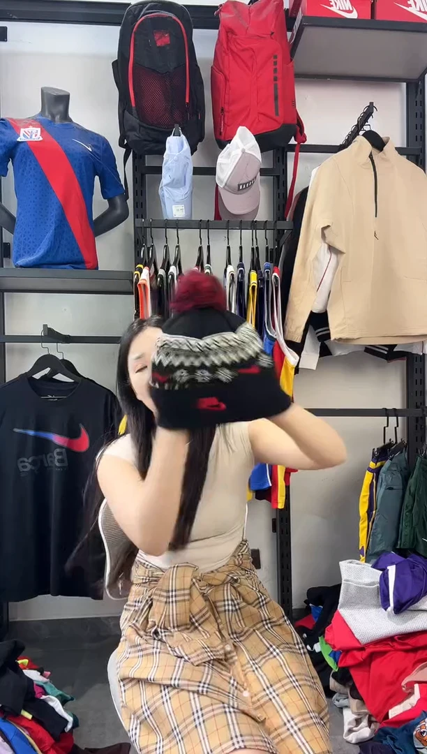 276 ·编码 耐克卫衣服饰过款为准 尺码·