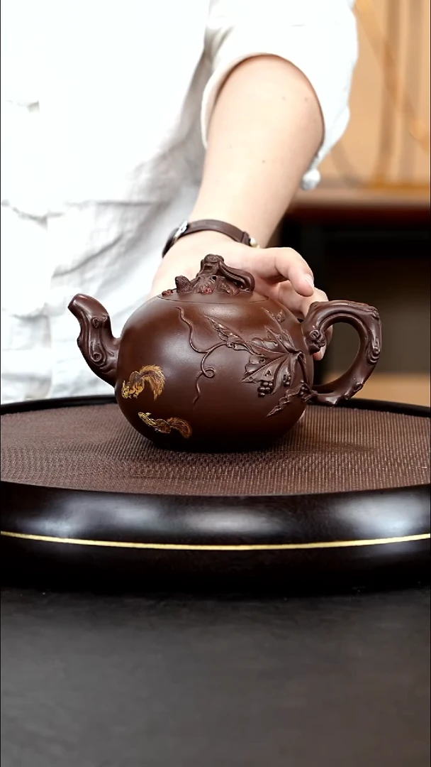 茶壶紫砂桑黎兵紫砂作品88：松鼠葡萄 特级紫泥  560CC