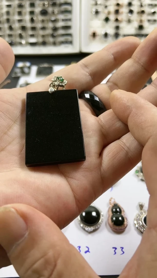 吊坠(赠链)银S925镶嵌翡翠无事牌