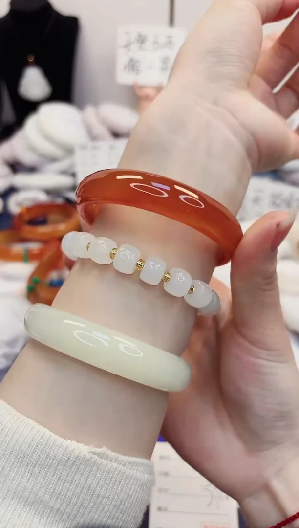 【闪购商品】石英质玉手镯未镶嵌136-玛瑙-圈口59