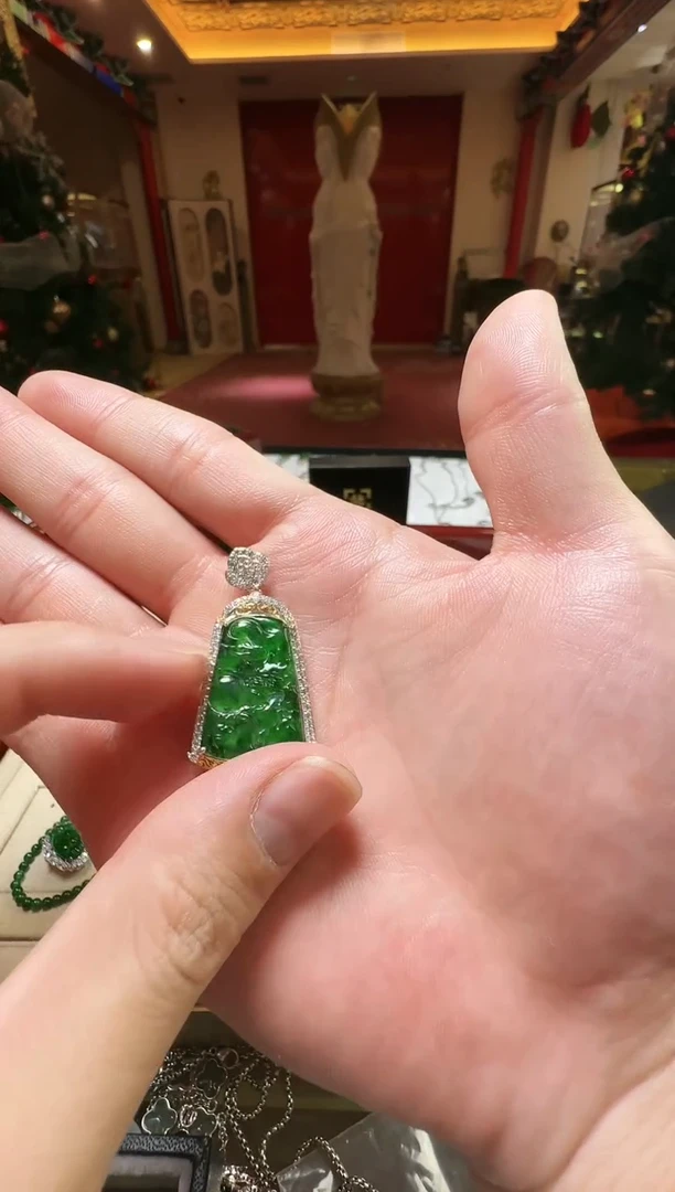 【闪购商品】翡翠吊坠(不含链)未镶嵌翡翠