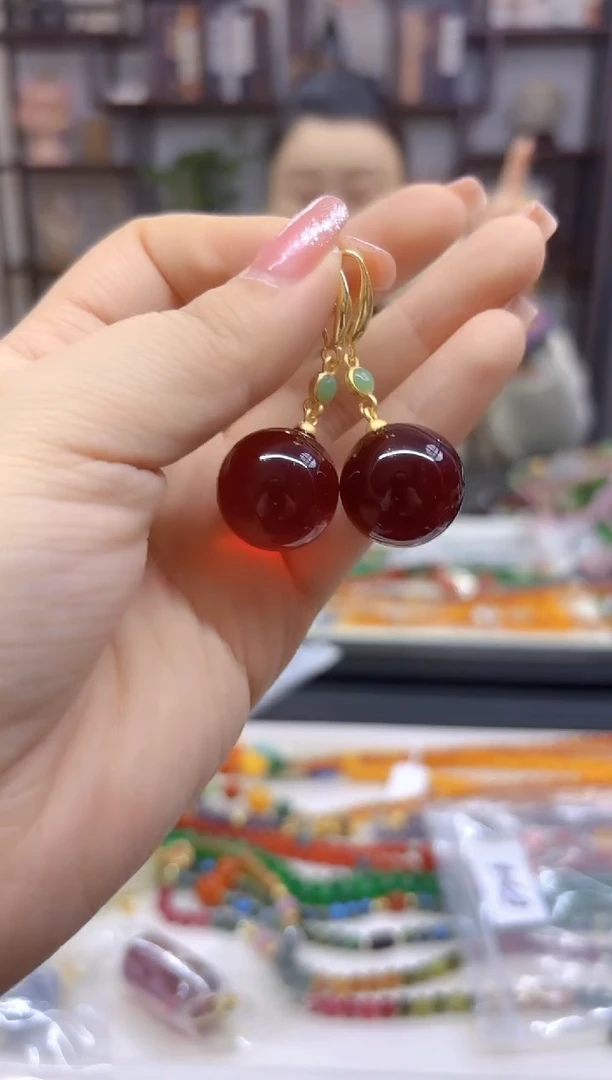 【闪购商品】血珀耳饰14K金镶嵌耳勾E706