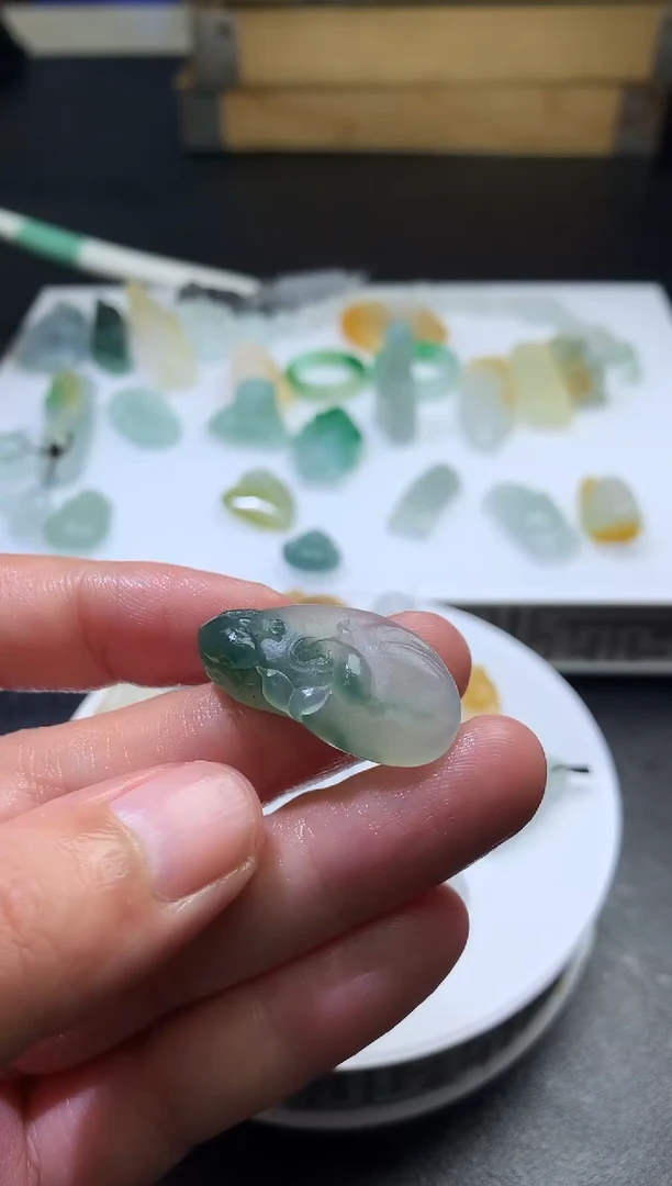 未镶嵌定制翡翠毛货