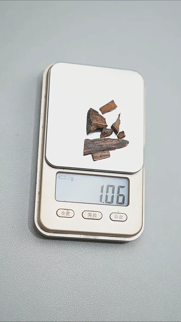 沉香手把件白奇楠小料1g
