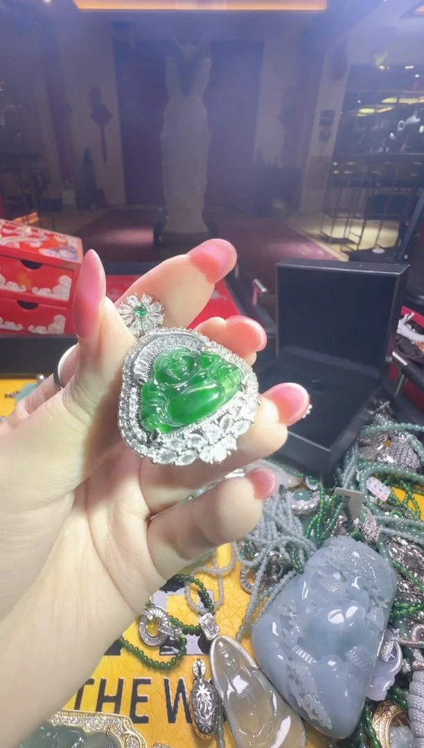 颈饰未镶嵌翡翠翡翠