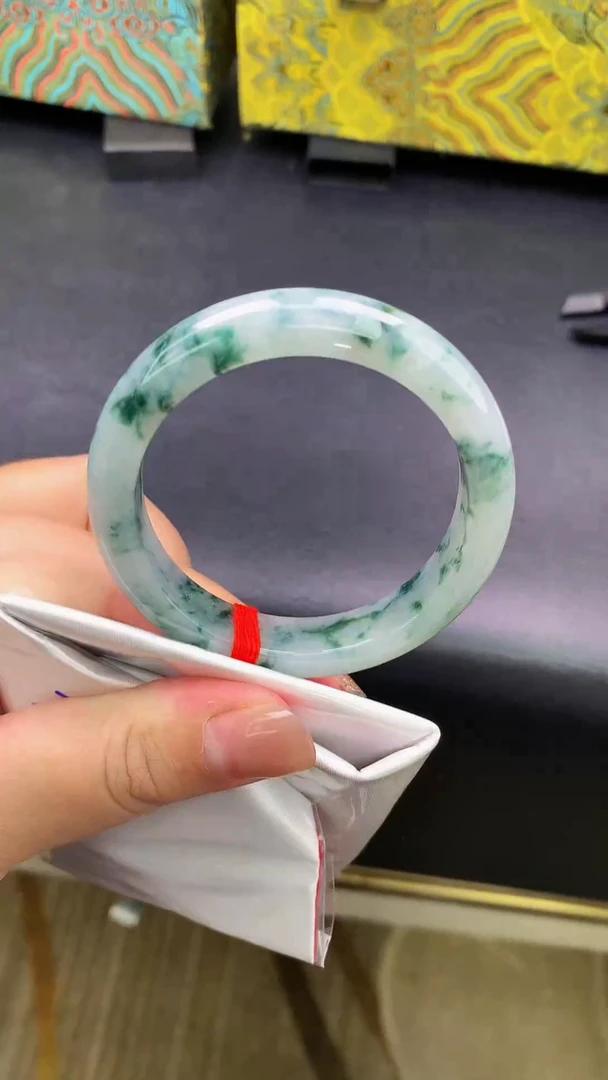 翡翠手镯未镶嵌翡翠手镯16