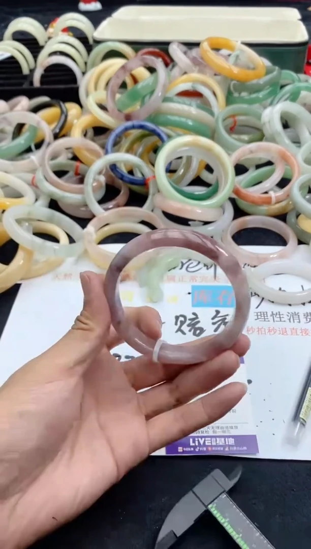 【闪购商品】石英质玉手镯未镶嵌87+64-65