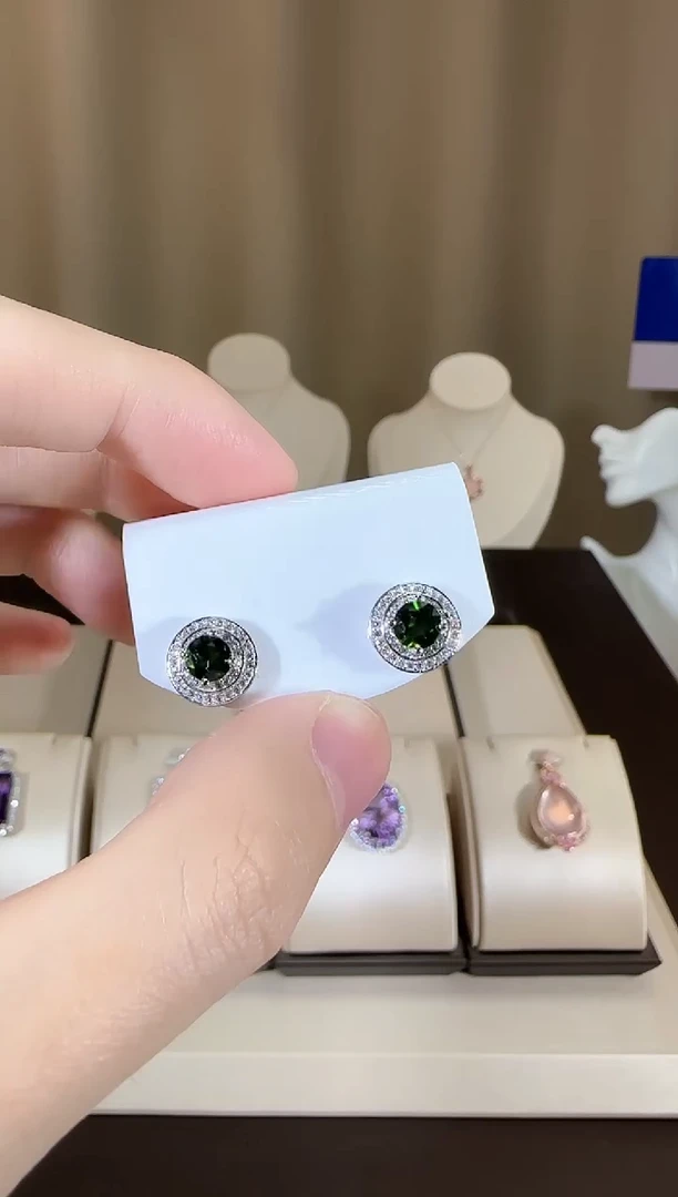 【闪购商品】透辉石耳钉银S925镶嵌简约款