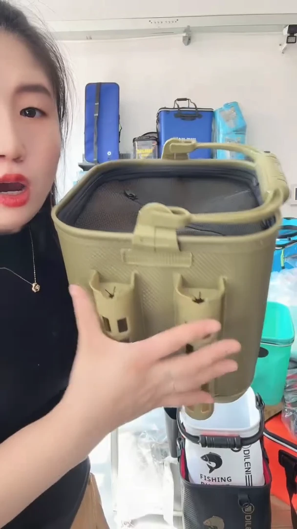 军绿色插杆打水桶