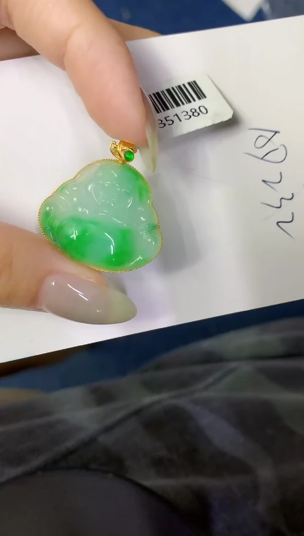翡翠18K金镶嵌颈饰缅甸天然翡翠A货