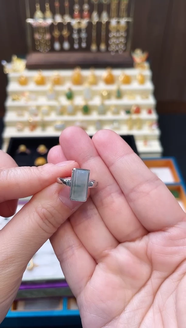 【闪购商品】翡翠颈饰银S925镶嵌山水牌戒指