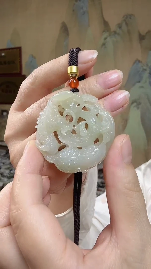颈饰未镶嵌和田玉.