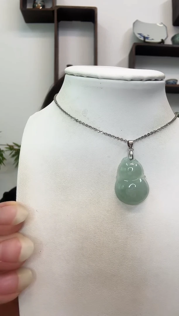 颈饰银S925镶嵌翡翠小葫芦赠合金链